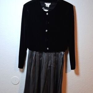 Worthington Black and Gray Midi Skirt